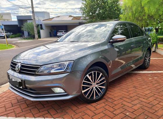 VOLKSWAGEN JETTA 2.0 TSI HIGHLINE 211CV GASOLINA 4P TIPTRONIC VOLKSWAGEN JETTA 2.0 TSI HIGHLINE 211CV GASOLINA 4P TIPTRONIC
